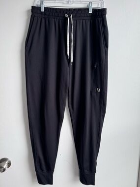Vuori Men’s Sunday Performance Joggers in black